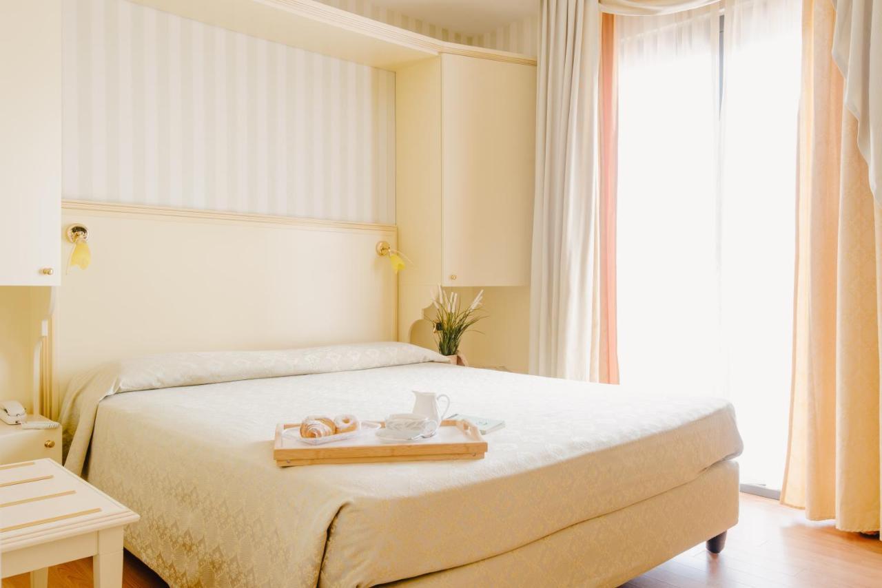 Hotel Liberty Roseto Degli Abruzzi Esterno foto