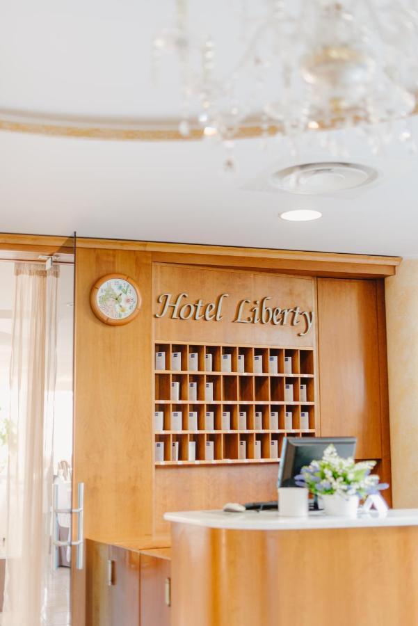 Hotel Liberty Roseto Degli Abruzzi Esterno foto
